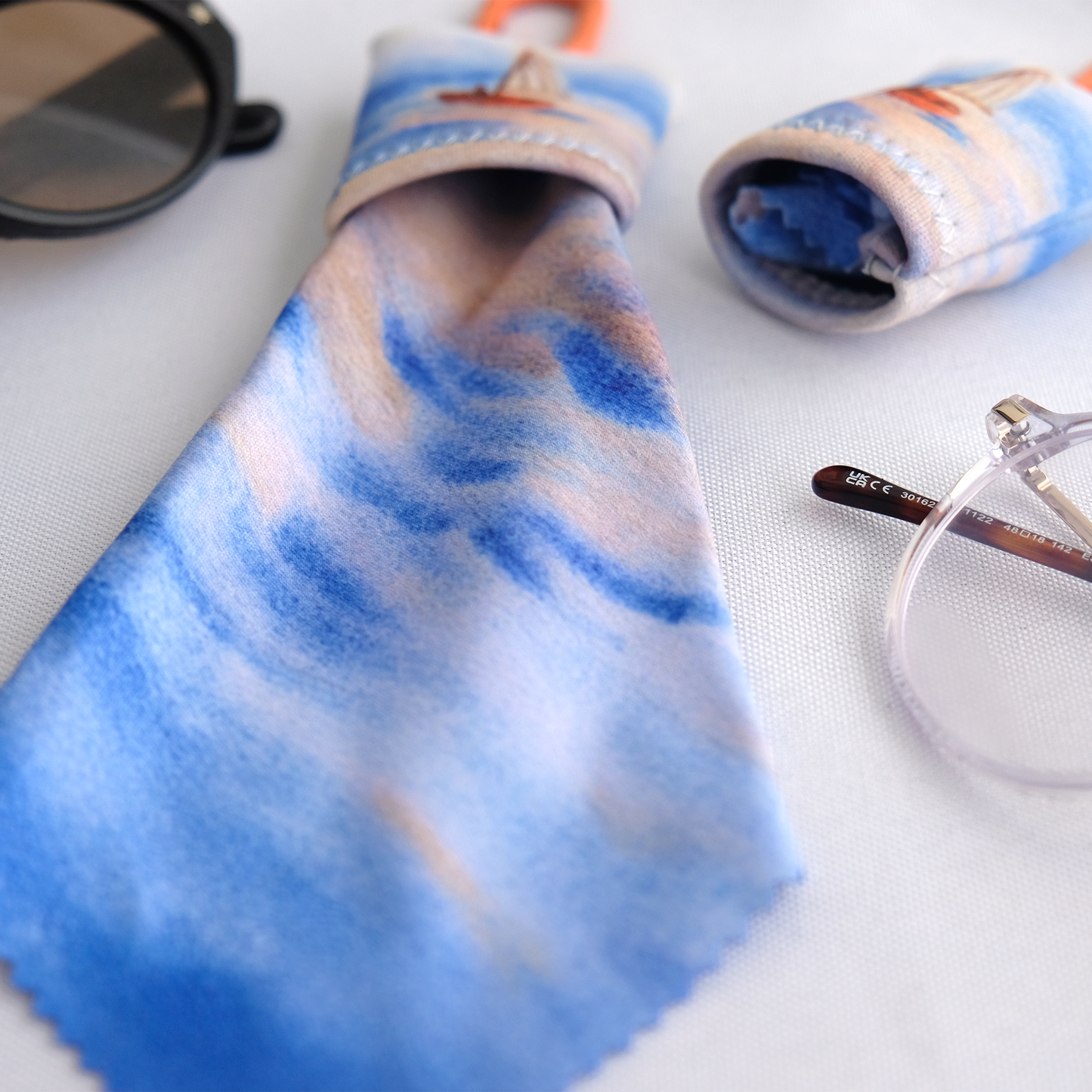 Glasses cleaning wipe